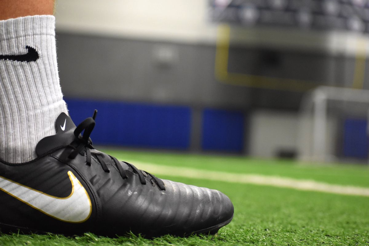 Diamond Field Cleats