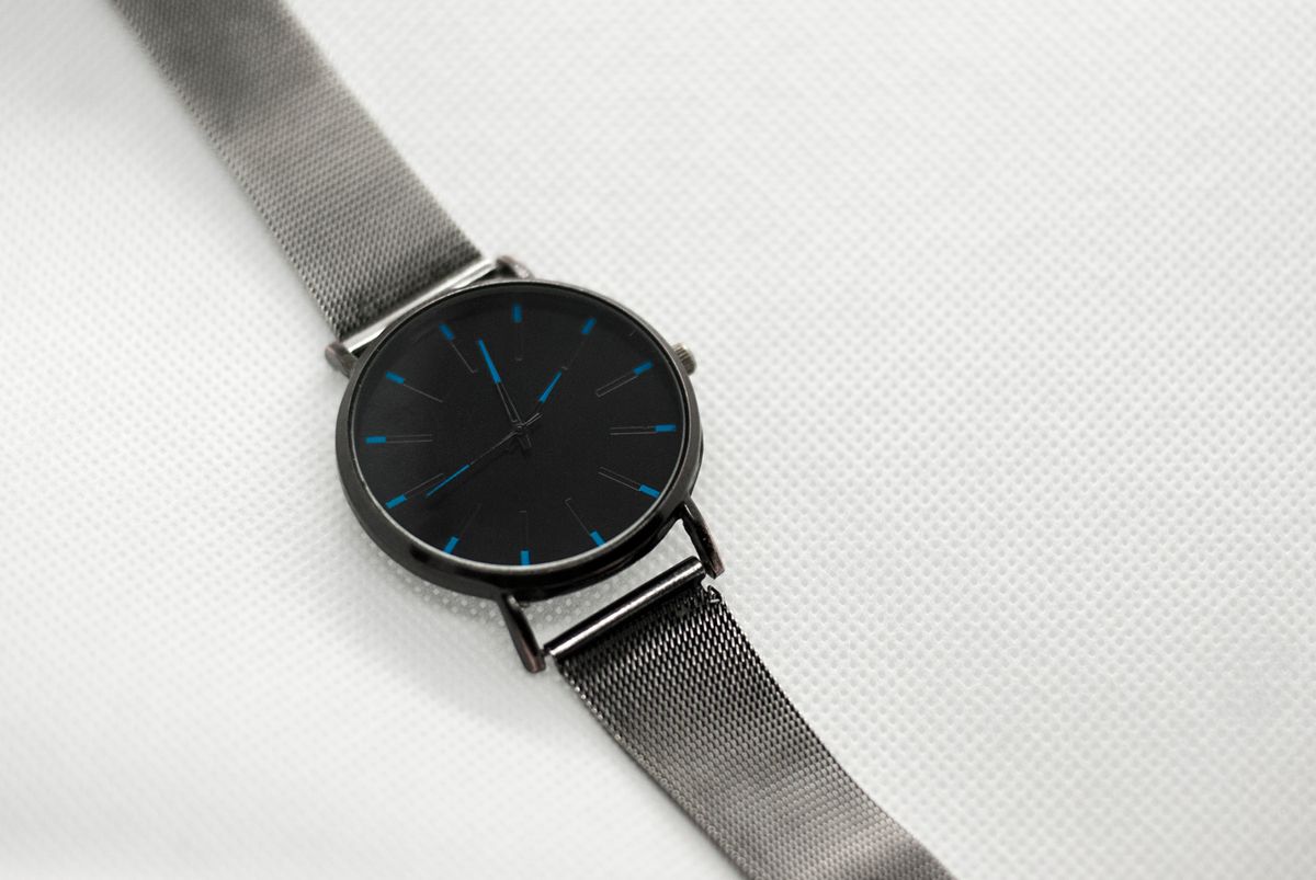 Minimalist Mesh Watch