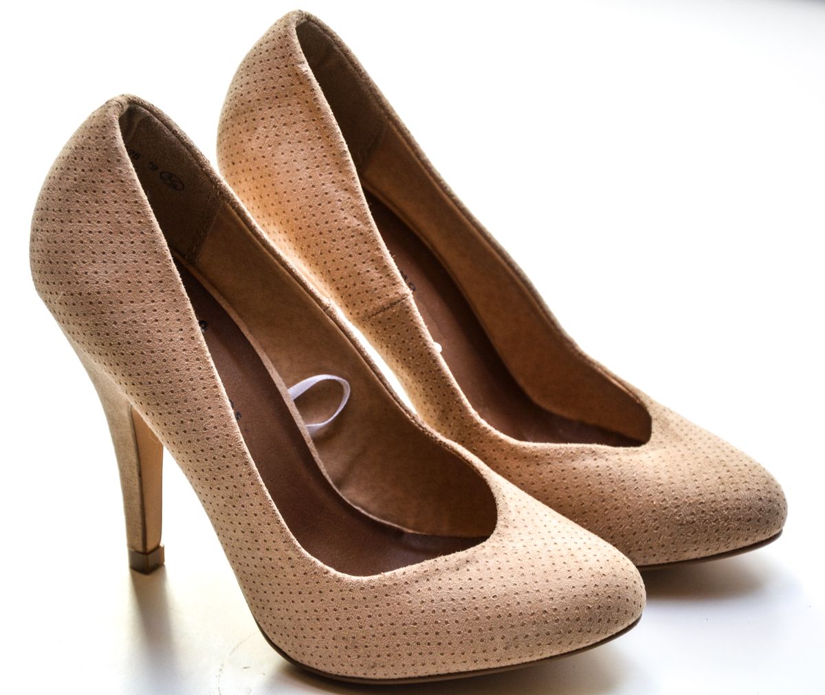 Sculpted Heel Pumps